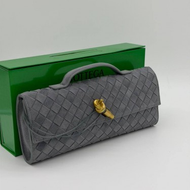 Клатч Bottega Veneta Andiamo из замши