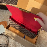 Сумка Louis Vuitton Wallet On Chain Ivy