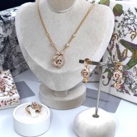 Серьги Dior Rose Bagatelle