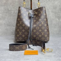 Сумка Louis Vuitton NeoNoe 