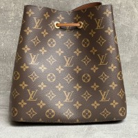 Сумка Louis Vuitton NeoNoe 