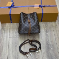 Сумка Louis Vuitton NeoNoe 
