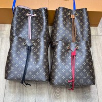 Сумка Louis Vuitton NeoNoe 