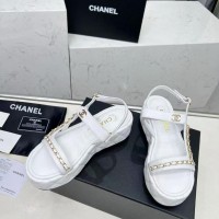 Сандалии Chanel на платформе