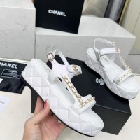 Сандалии Chanel на платформе