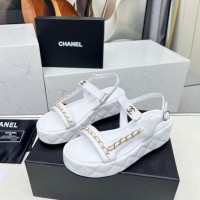 Сандалии Chanel на платформе
