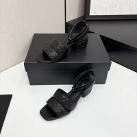 Босоножки Chanel на каблуке