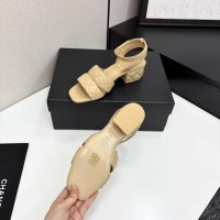 Босоножки Chanel на каблуке