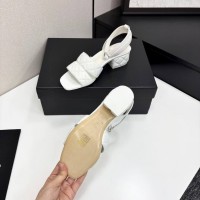 Босоножки Chanel на каблуке