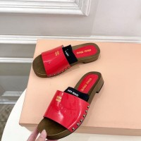Шлепанцы Miu Miu лаковые