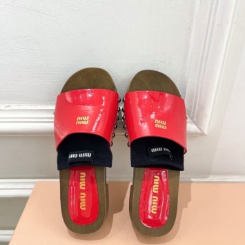 Шлепанцы Miu Miu лаковые