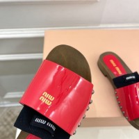 Шлепанцы Miu Miu лаковые