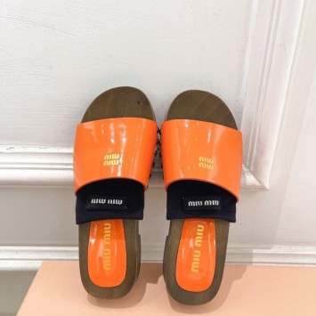 Шлепанцы Miu Miu лаковые