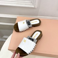 Шлепанцы Miu Miu лаковые