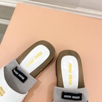 Шлепанцы Miu Miu лаковые