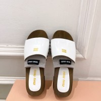 Шлепанцы Miu Miu лаковые