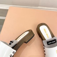 Шлепанцы Miu Miu лаковые