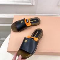 Шлепанцы Miu Miu лаковые