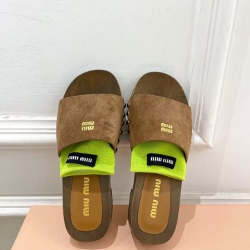 Шлепанцы Miu Miu лаковые