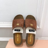 Шлепанцы Miu Miu лаковые