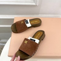 Шлепанцы Miu Miu лаковые