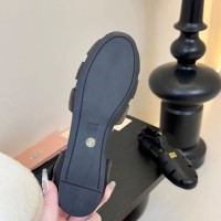 Сандалии Miu Miu на плоской подошве