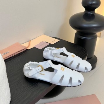 Сандалии Miu Miu на плоской подошве