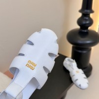 Сандалии Miu Miu на плоской подошве