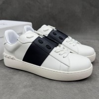 Кроссовки Valentino