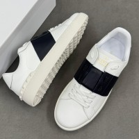 Кроссовки Valentino