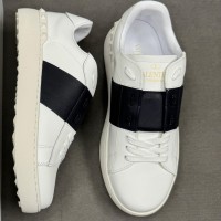 Кроссовки Valentino