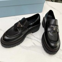 Лоферы Prada 