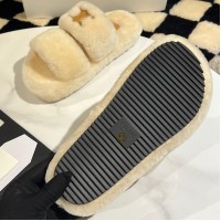 Шлепанцы Celine Triomphe in Shearling