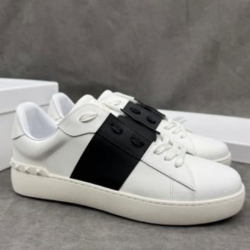 Кроссовки Valentino
