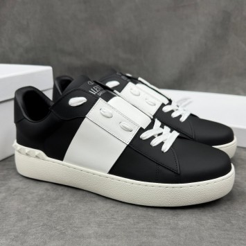 Кроссовки Valentino