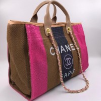 Сумка-шоппер из соломки Chanel в черную полоску