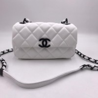 Сумка-конверт Chanel белая