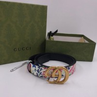 Ремень Gucci с цветочным принтом светлый