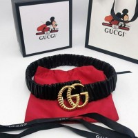 Ремень Gucci с золотистой пряжкой GG