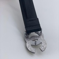 Ремень Chanel кожаный с жемчужной пряжкой