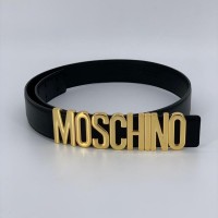 Ремень Moschino с золотистой пряжкой