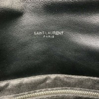 Сумка Yves Saint Laurent Lou