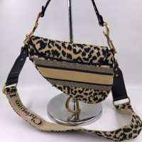 Сумка Dior Saddle с леопардовым принтом