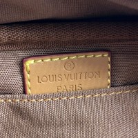 Сумка Louis Vuitton кросс-боди Utility