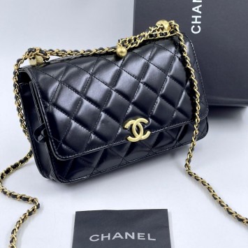 Сумка Chanel стеганая с логотипом CC