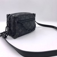 Сумка Louis Vuitton из канвы Monogram