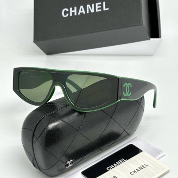 Солнцезащитные очки Chanel