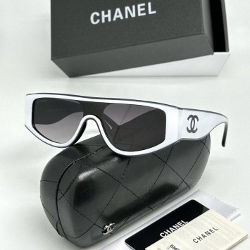 Солнцезащитные очки Chanel