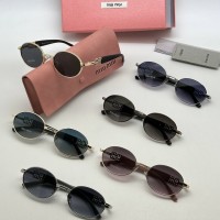 Солнцезащитные очки Miu Miu