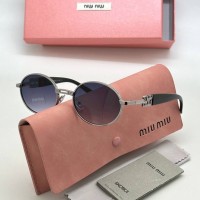 Солнцезащитные очки Miu Miu